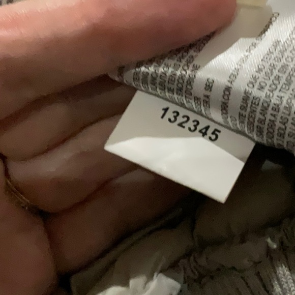 MICHAEL Michael Kors Gray Quilted Puffer Down Jacket with Stand-Up Collar - Picture 11 of 12